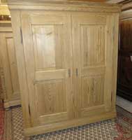 antiker Schrank