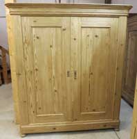antiker Schrank