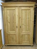 alter Bauernschrank
